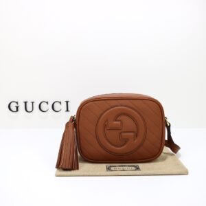 GUCCI   742360