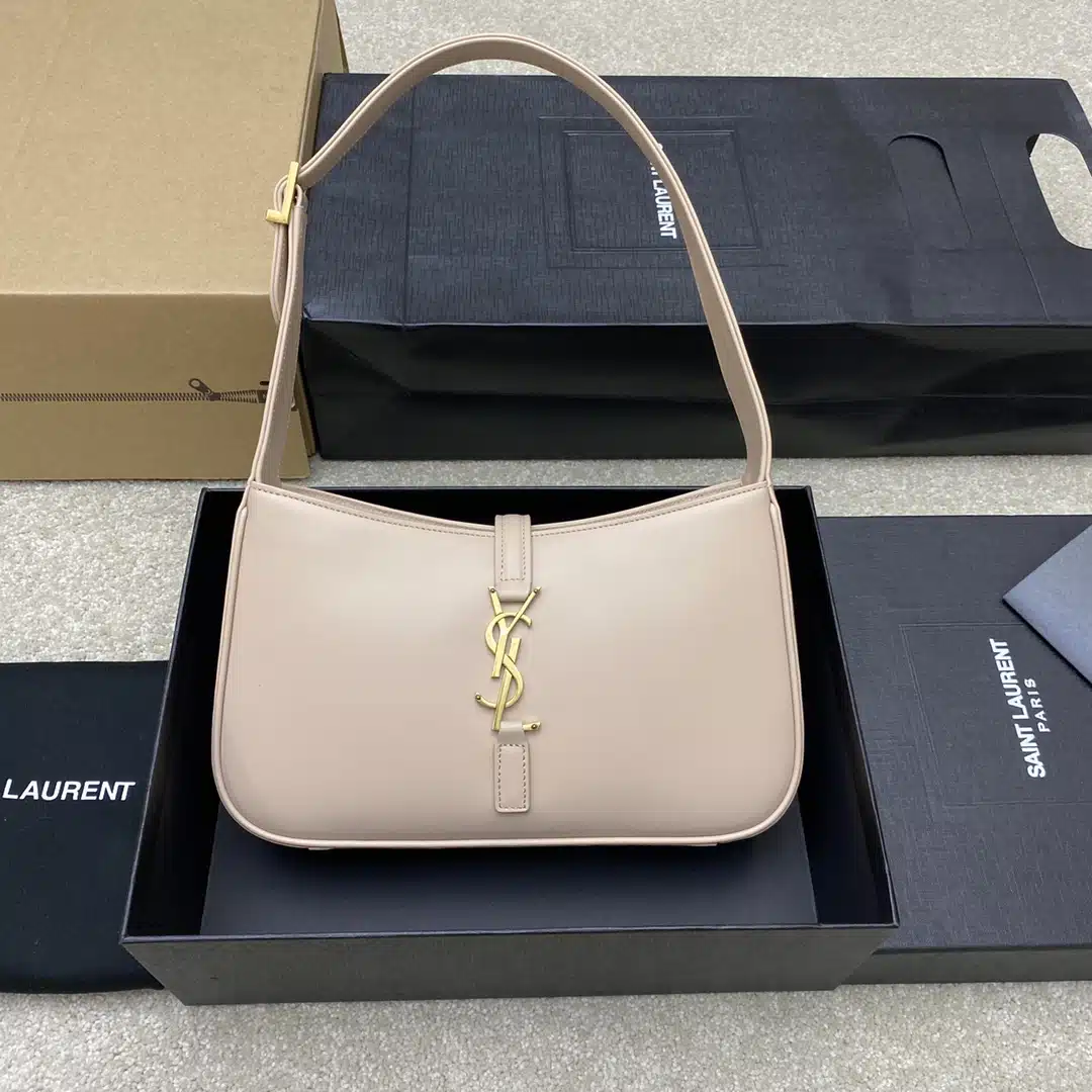 YSL 657228