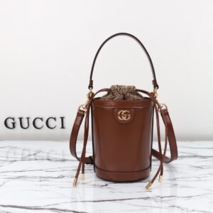 GUCCI   760201