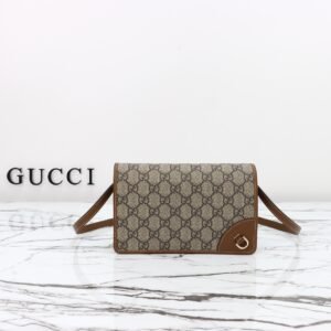 GUCCI  820688
