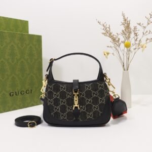 GUCCI  685127