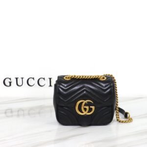 GUCCI  739682