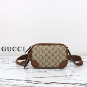 GUCCI  821217