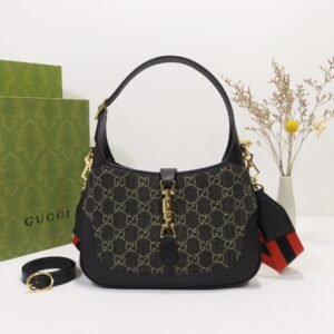 GUCCI   678843