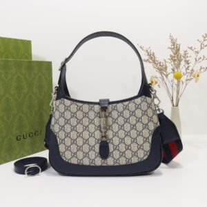 GUCCI   678843