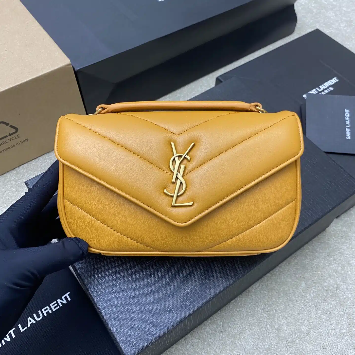 YSL 821749