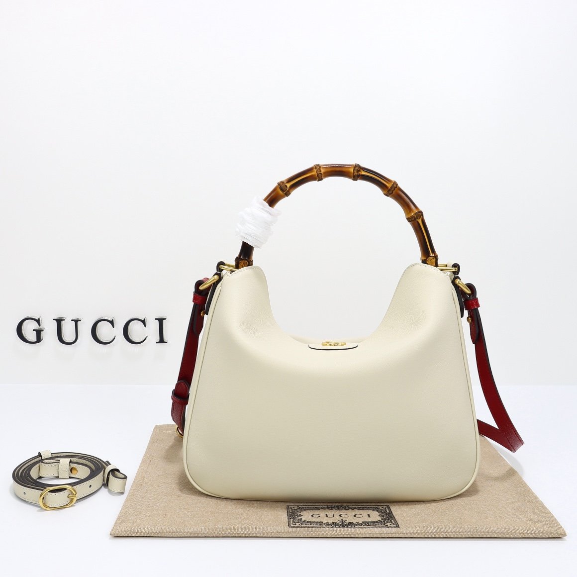 GUCCI 764124