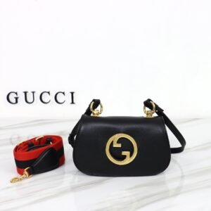 GUCCI    698643