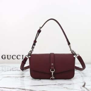 GUCCI   821623