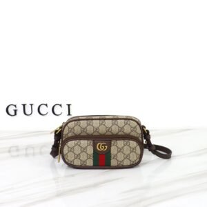 GUCCI   722557