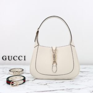 GUCCI  810232