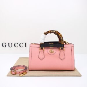 GUCCI  735153