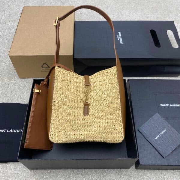 YSL 823812