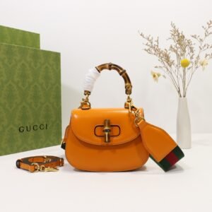 GUCCI   686864