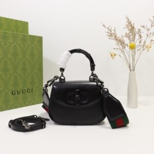 GUCCI   686864