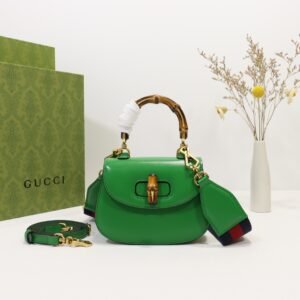GUCCI   686864