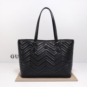 GUCCI  739684