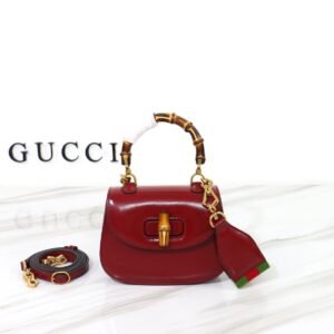 GUCCI  686864