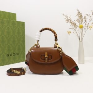 GUCCI  686864