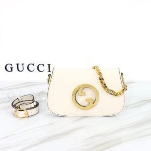 GUCCI  699268