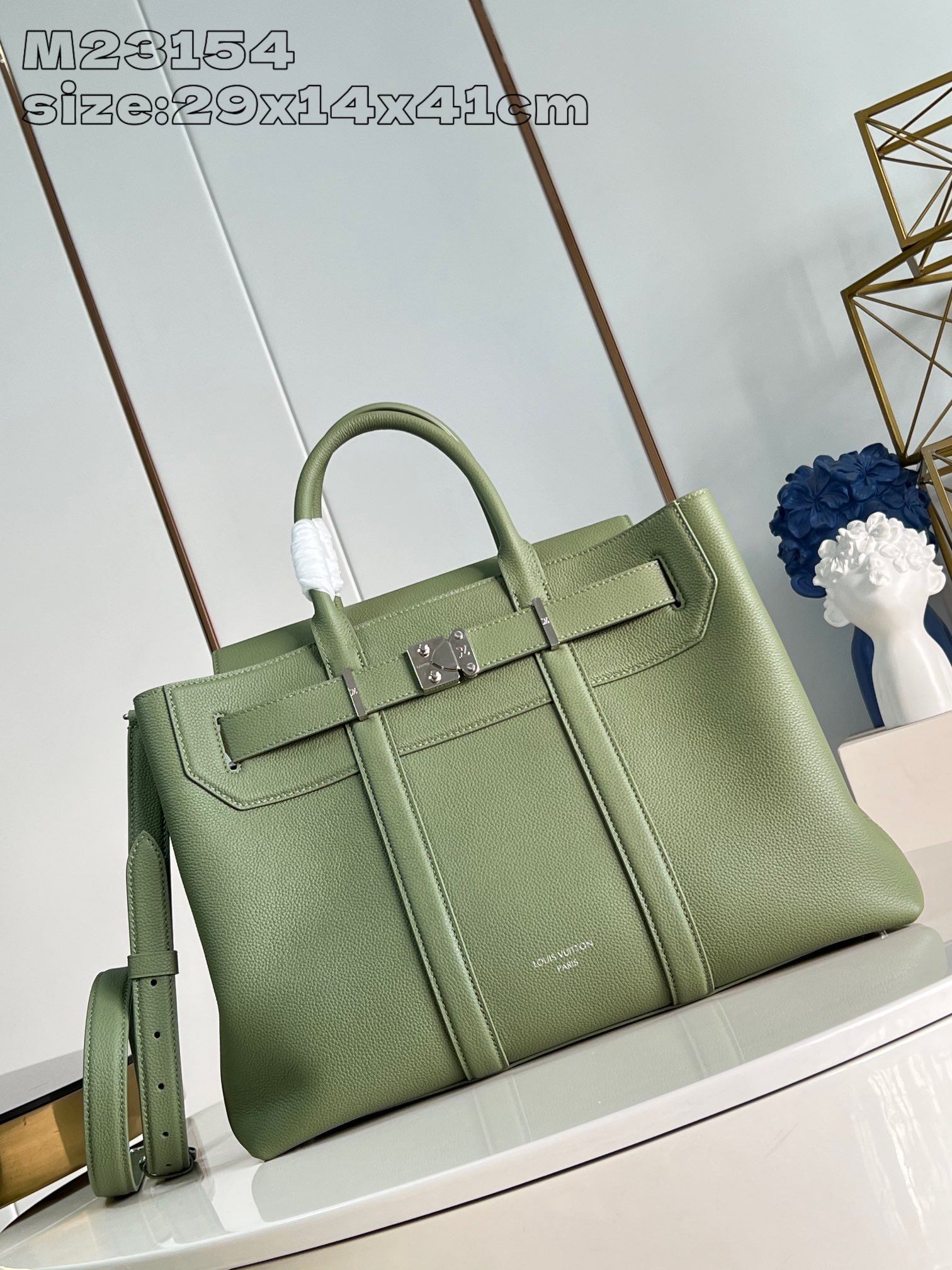 LV M23154
