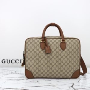 GUCCI   821149