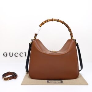 GUCCI   745918