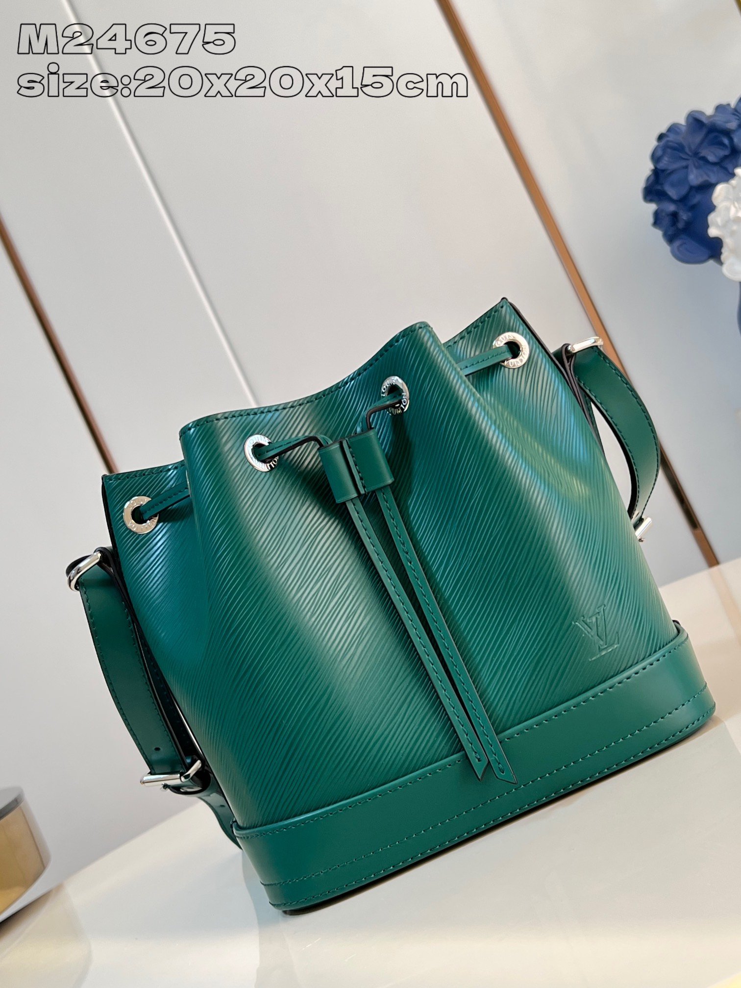 LV M24675