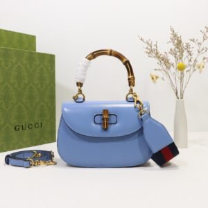 GUCCI   675797