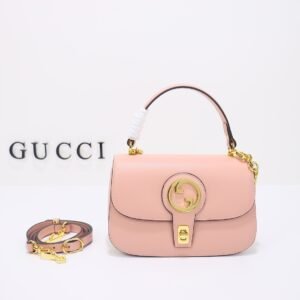 GUCCI  735101