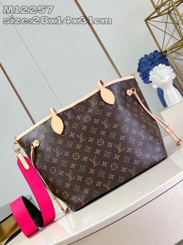LV MM12257