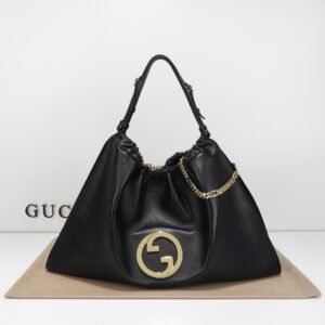 GUCCI  747372