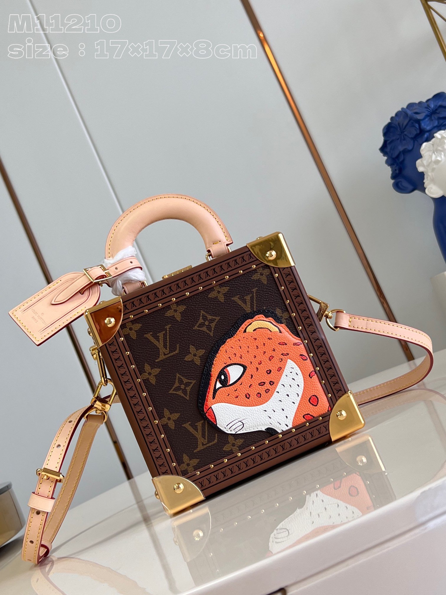 LV M11210
