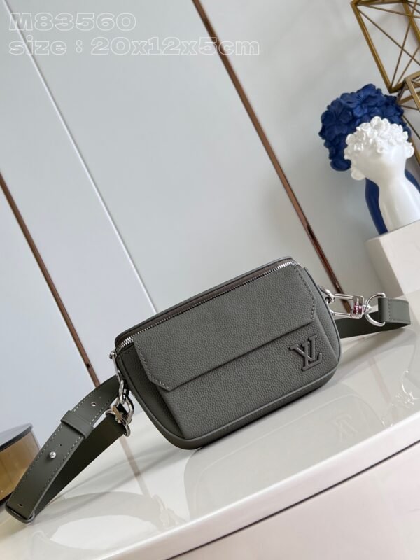 LV M83560