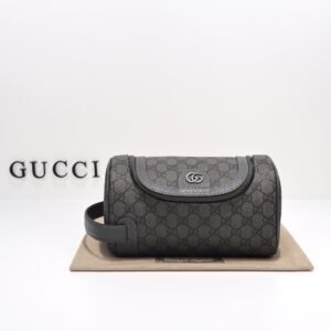 GUCCI  739670