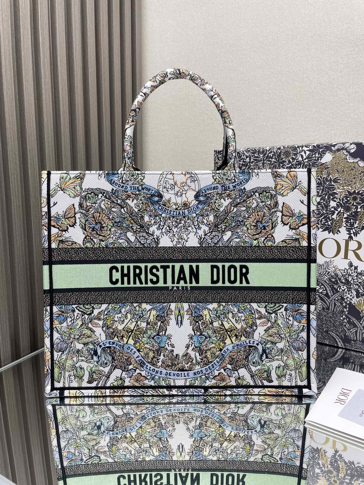 DIOR