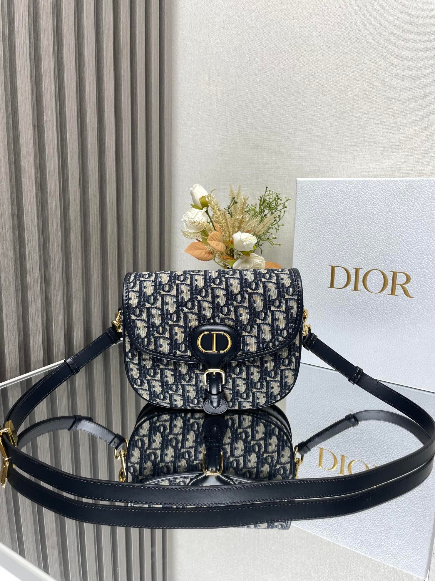 DIOR