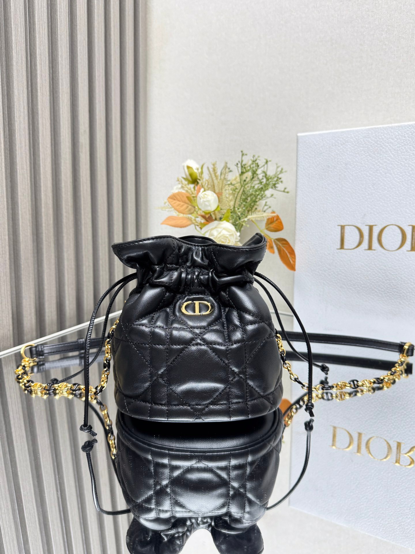 DIOR