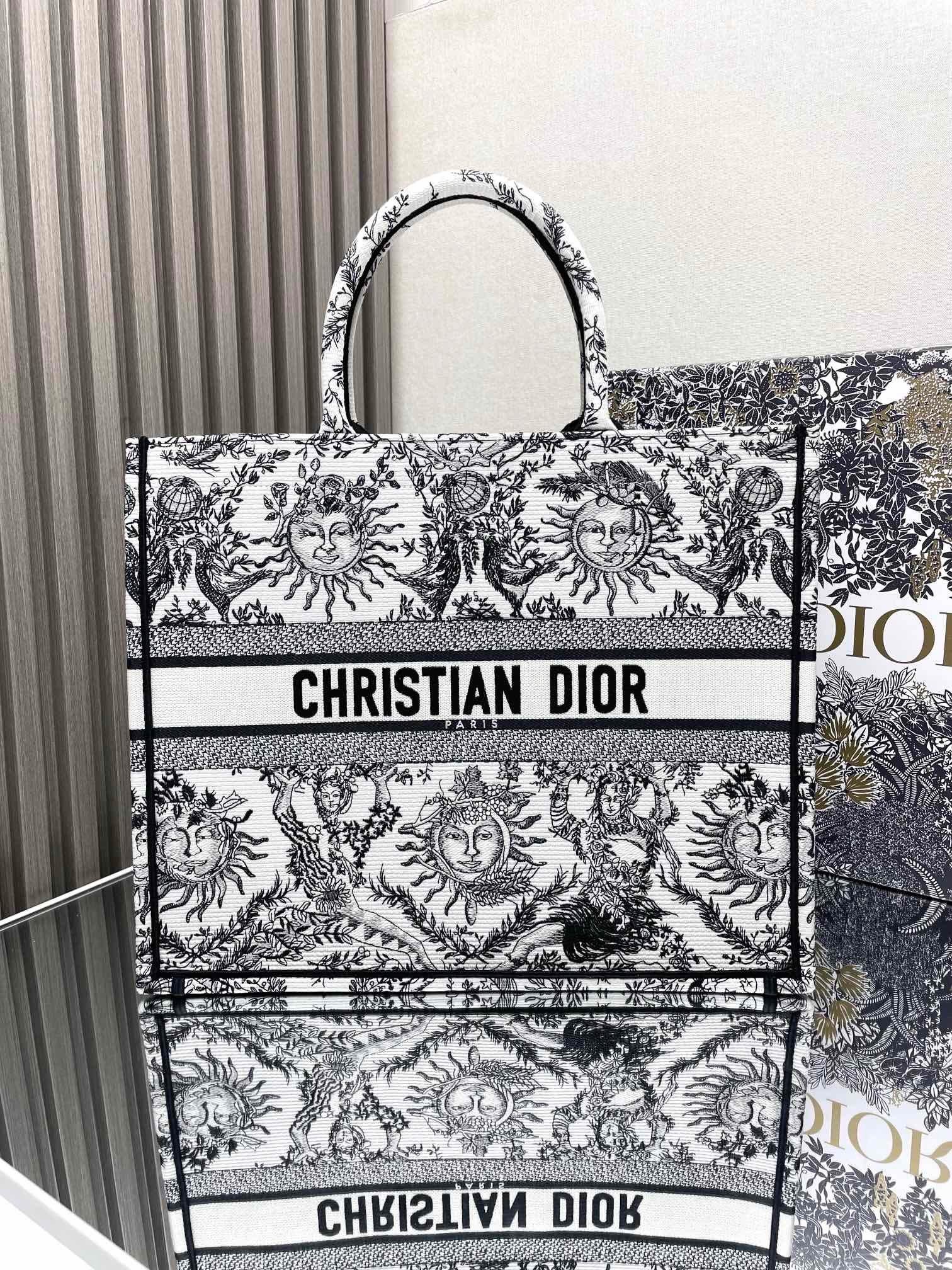 DIOR