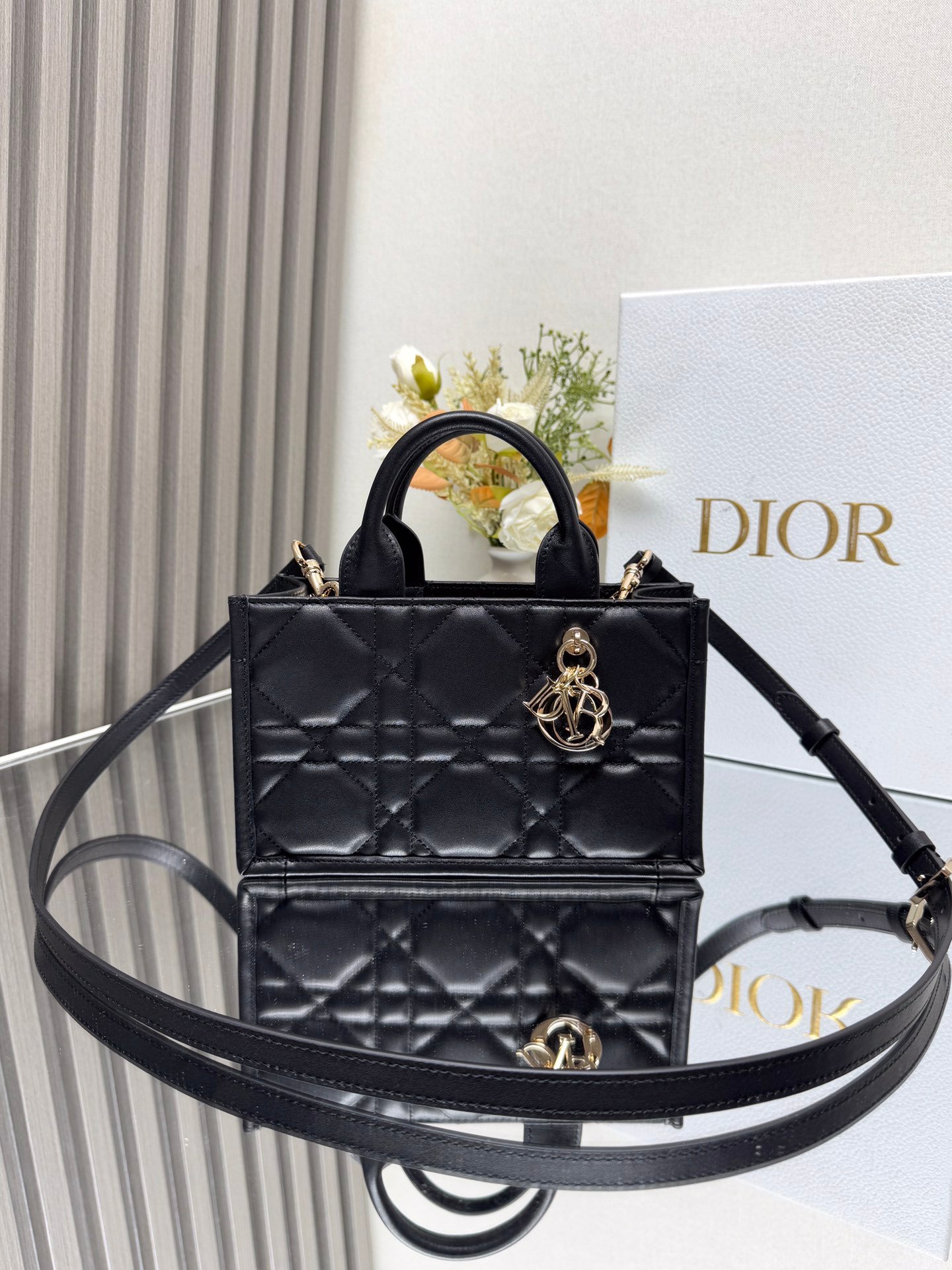 DIOR