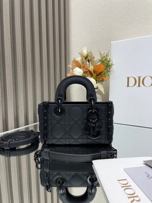 DIOR