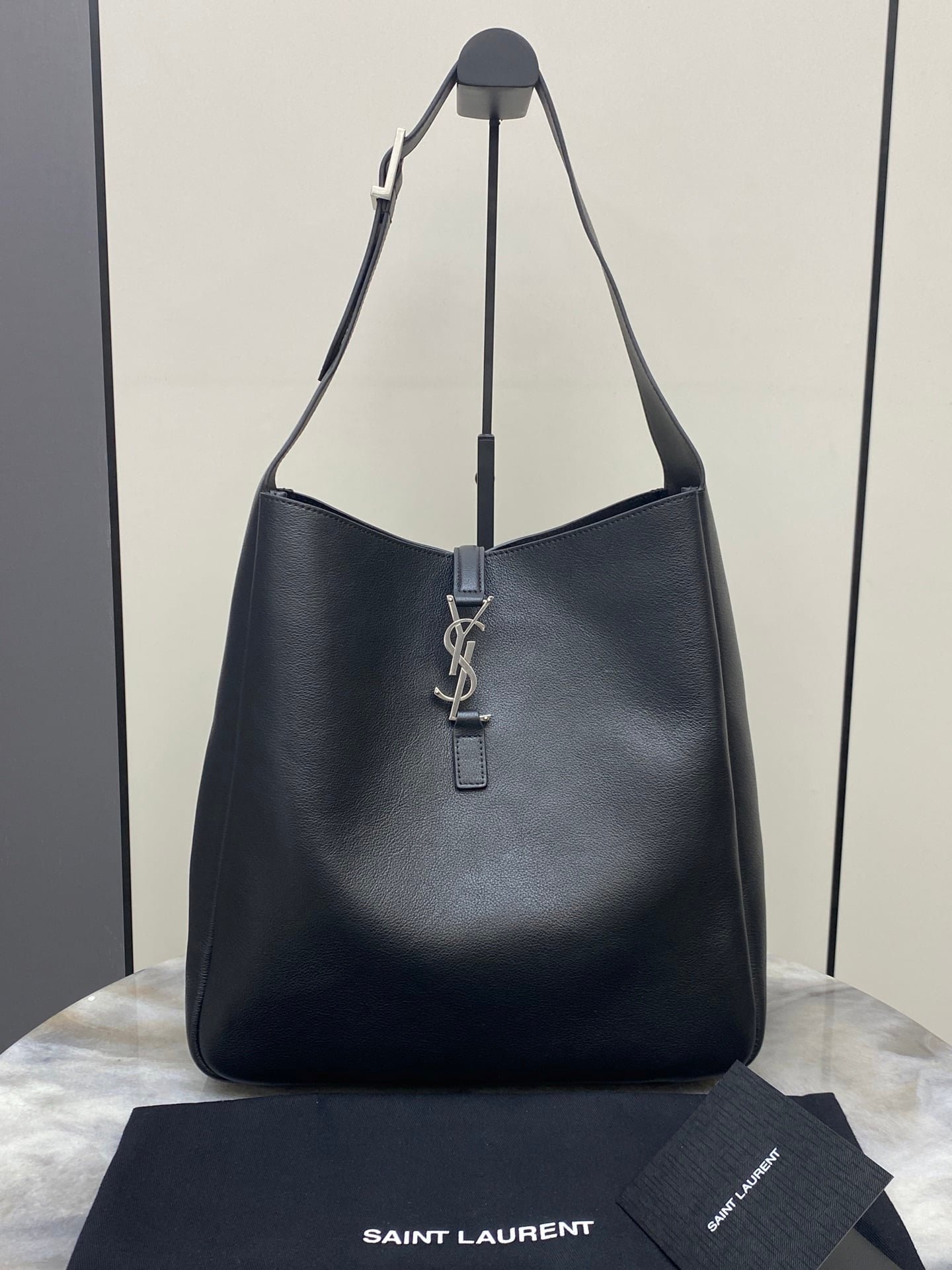 YSL 753837