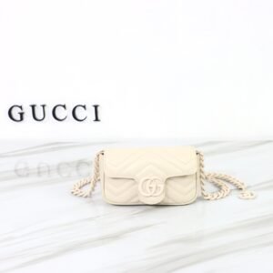 GUCCI   699757