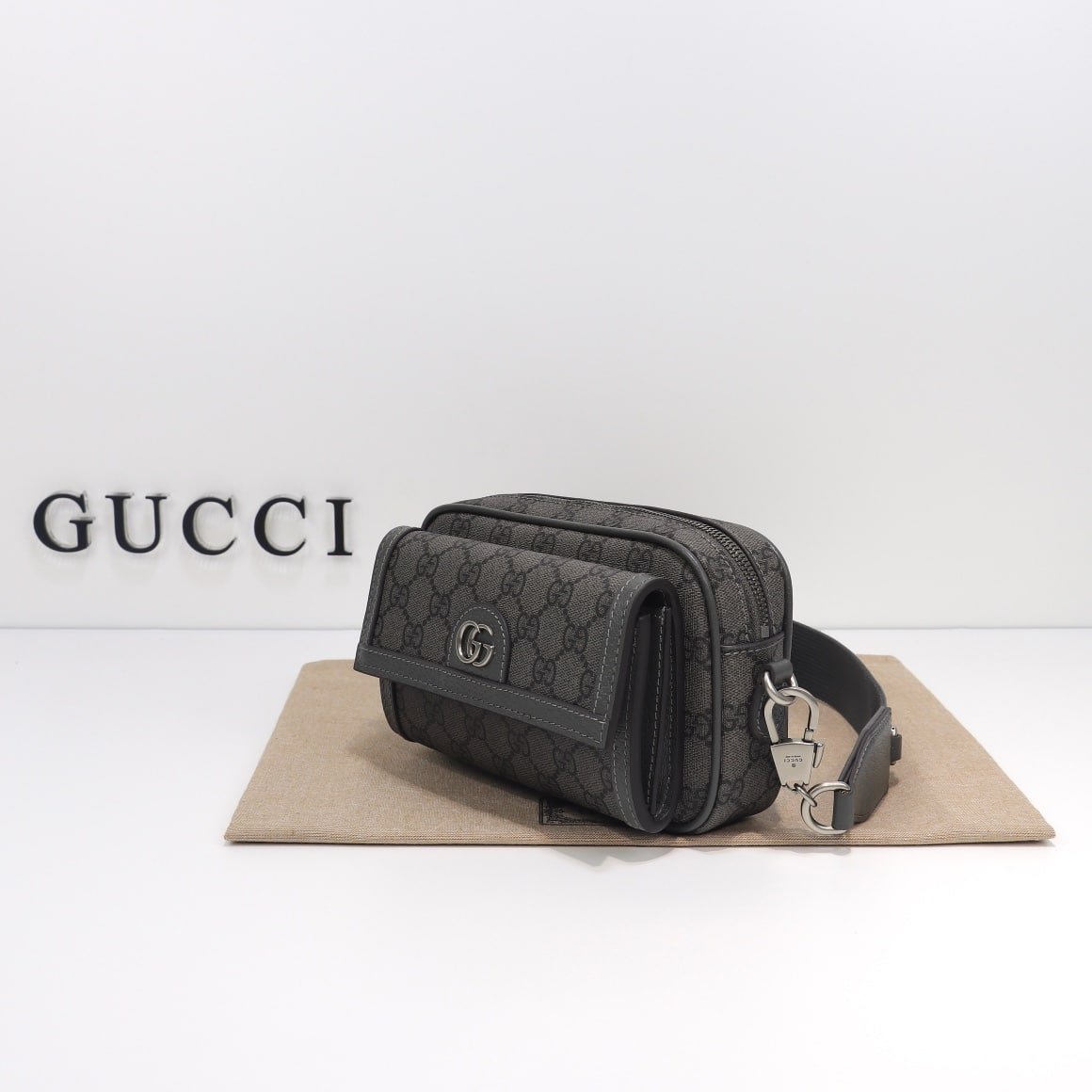 GUCCI 742360 - Image 3