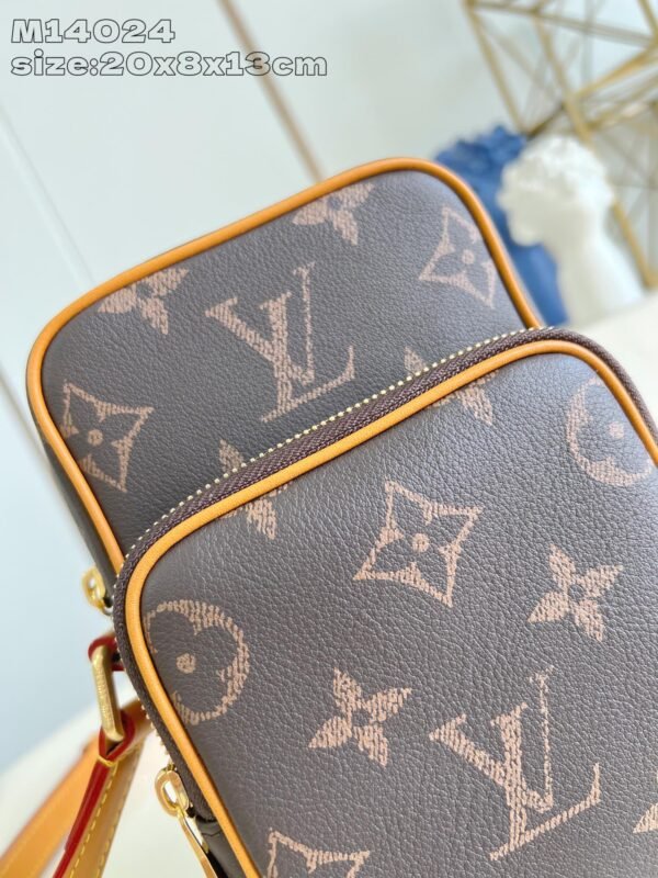 LV  M14024 - Image 3