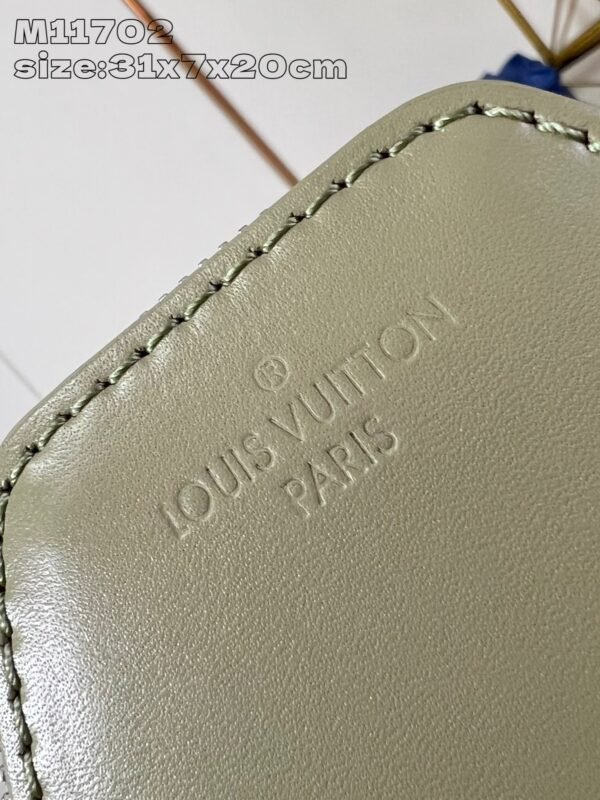 LV  M11702 - Image 7