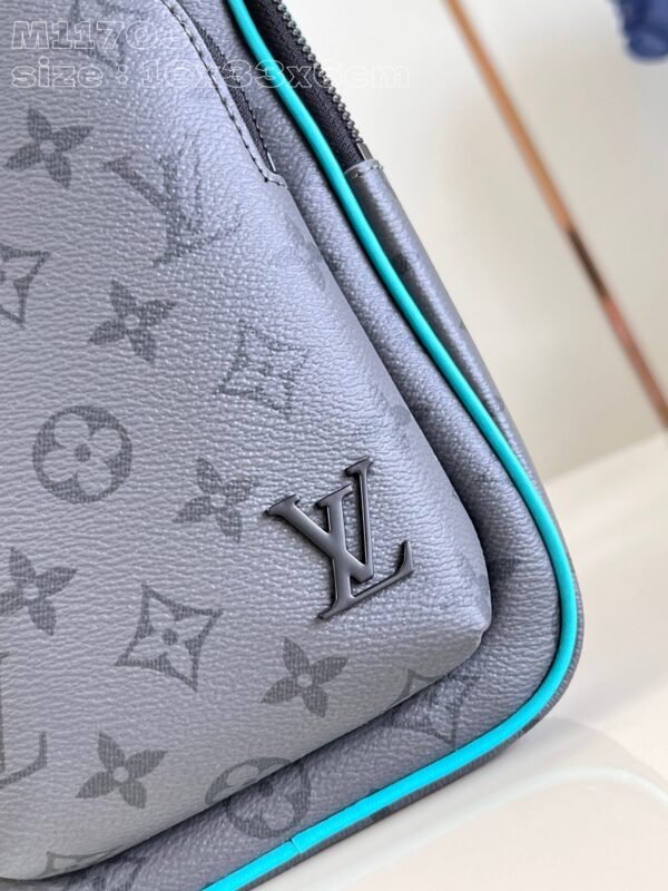 LV  M11703 - Image 3