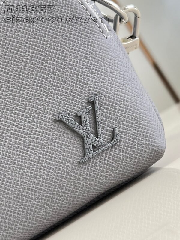 LV  M11657 - Image 3