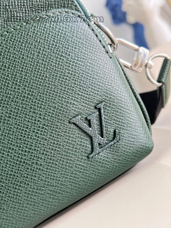 LV  M11657 - Image 3