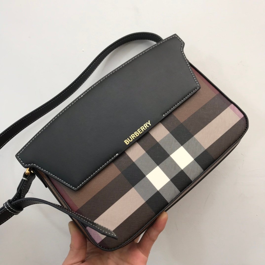 Burberry Bag - Image 3